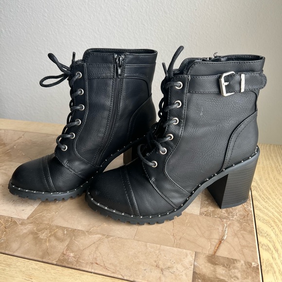 Black Chunky heel boots - Picture 1 of 4